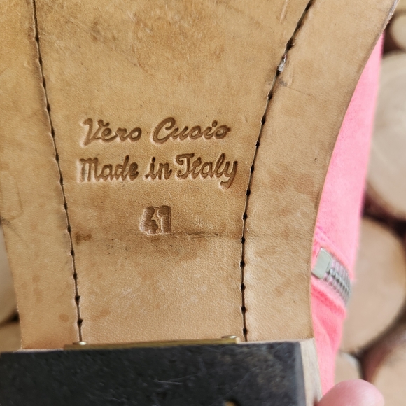 Golden Goose Young Distressed Leather Ankle Boots - Picture 6 of 7